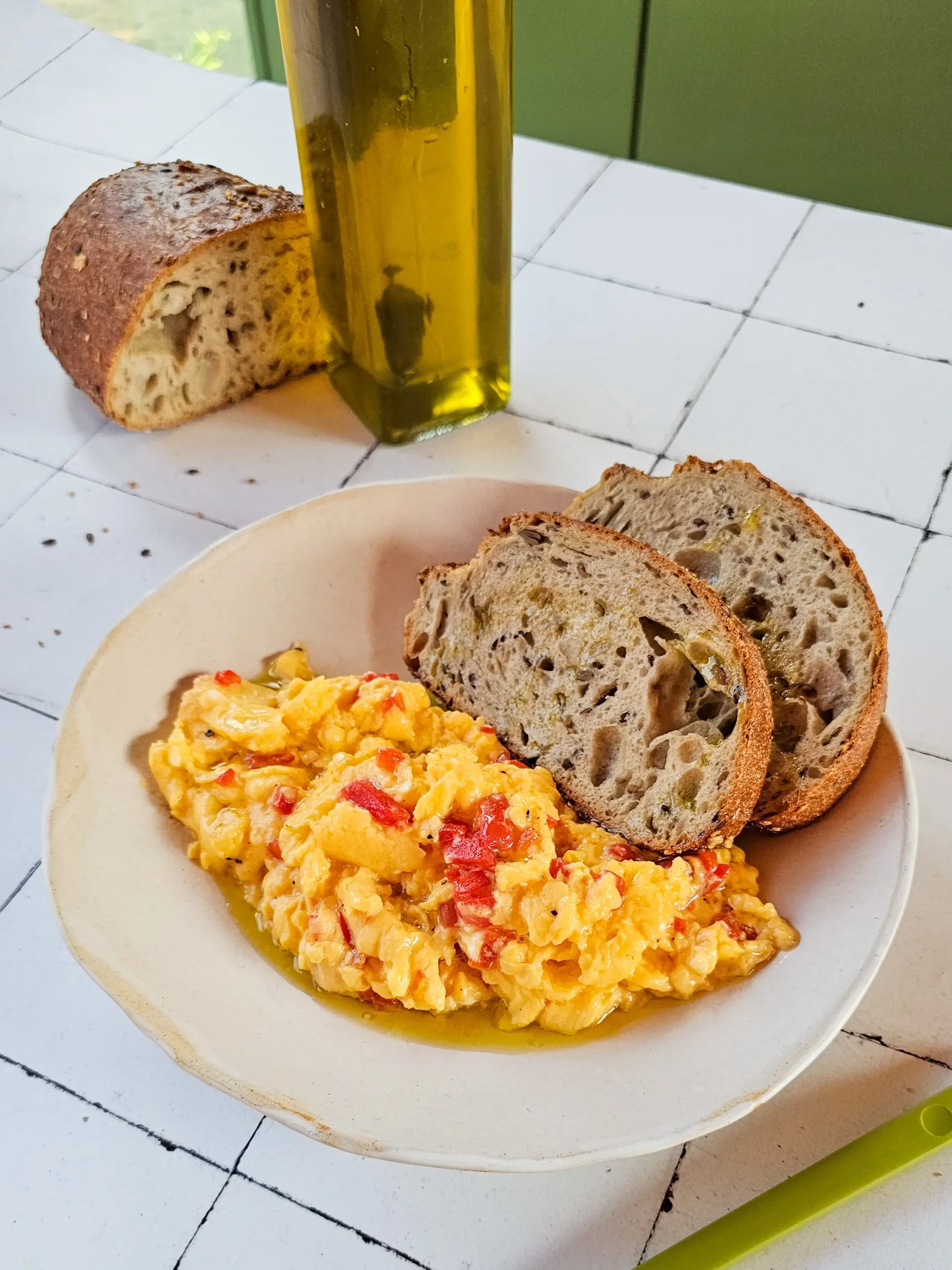 Scrambled eggs με πιπεριά Φλωρίνης