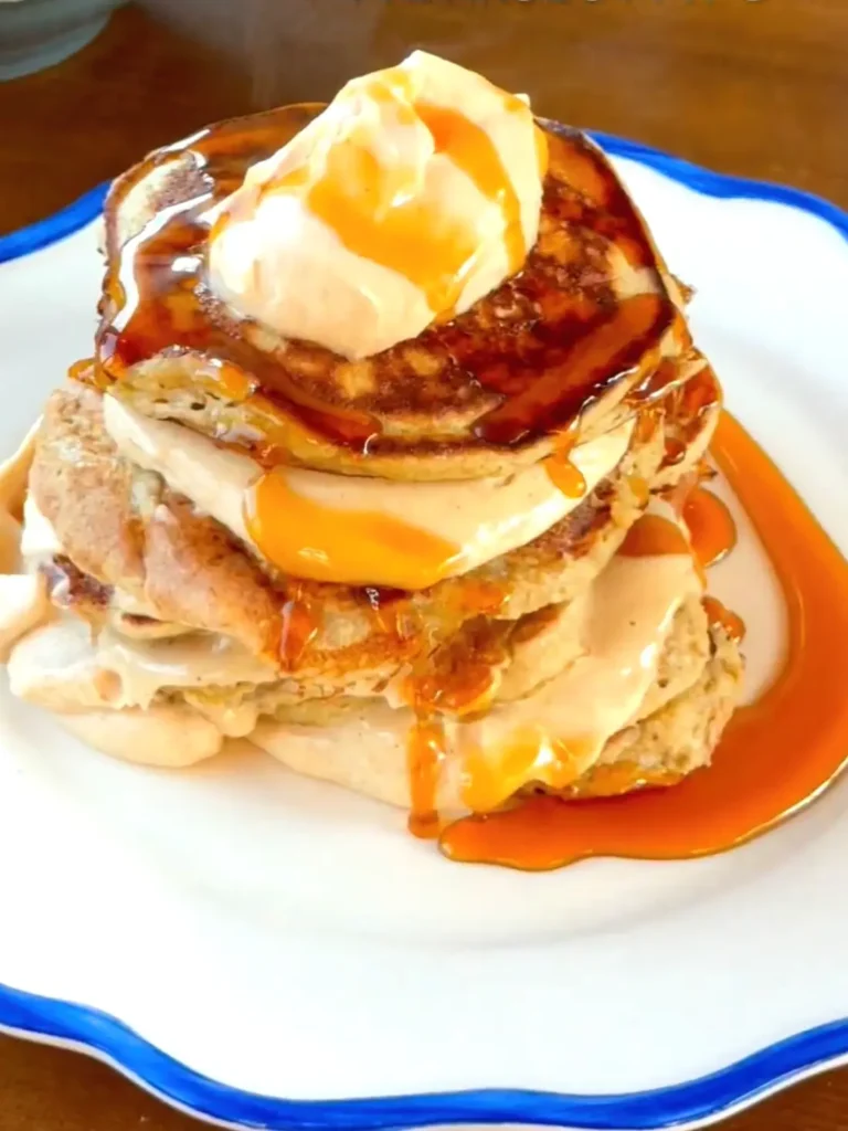 Pancakes με βρώμη, μπανάνα και κρέμα φυστικοβούτυρο