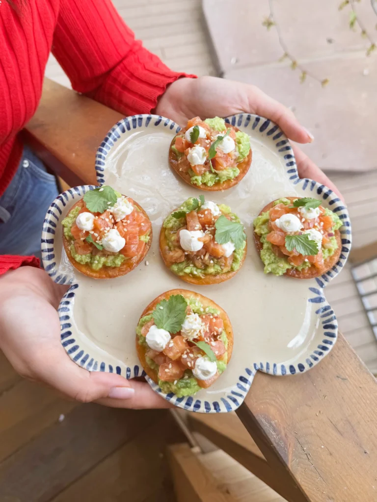 Salmon tostada
