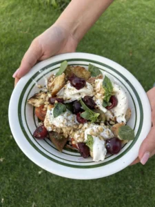 Burrata salad with cherry tomatoes & cherries