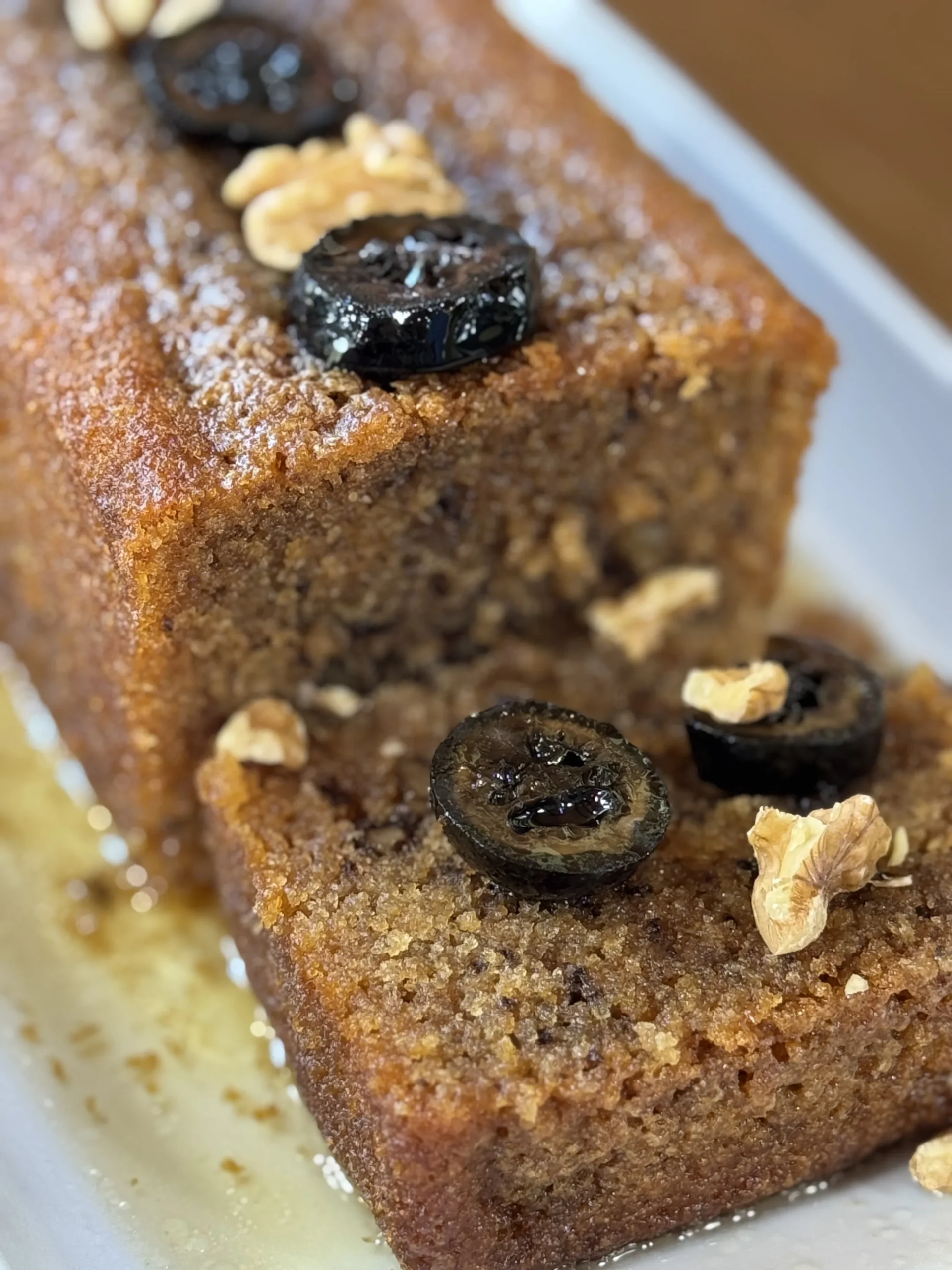 Easy walnut cake with leftover breadcrumbs