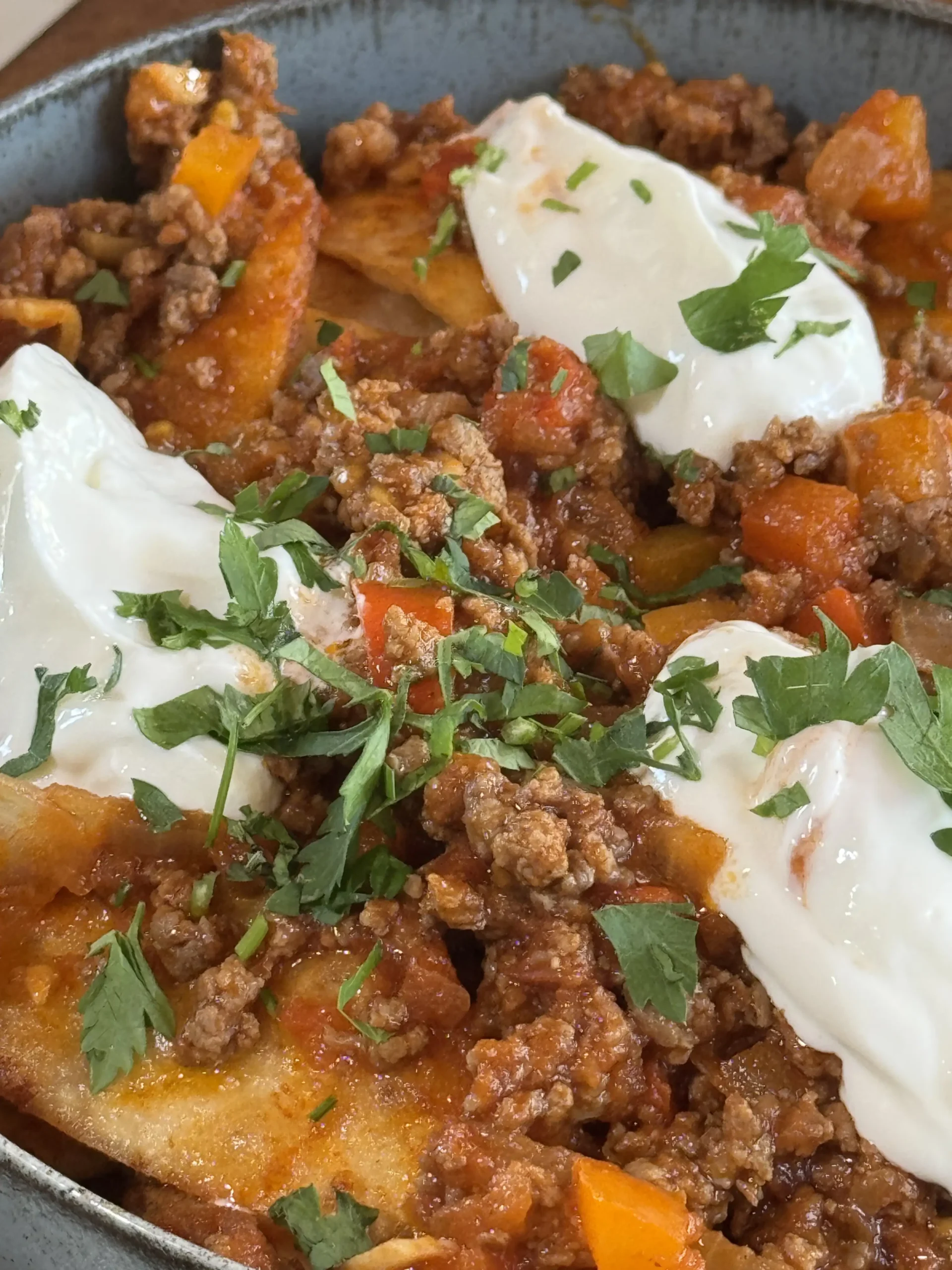 Tray-baked lahmacun with tortillas