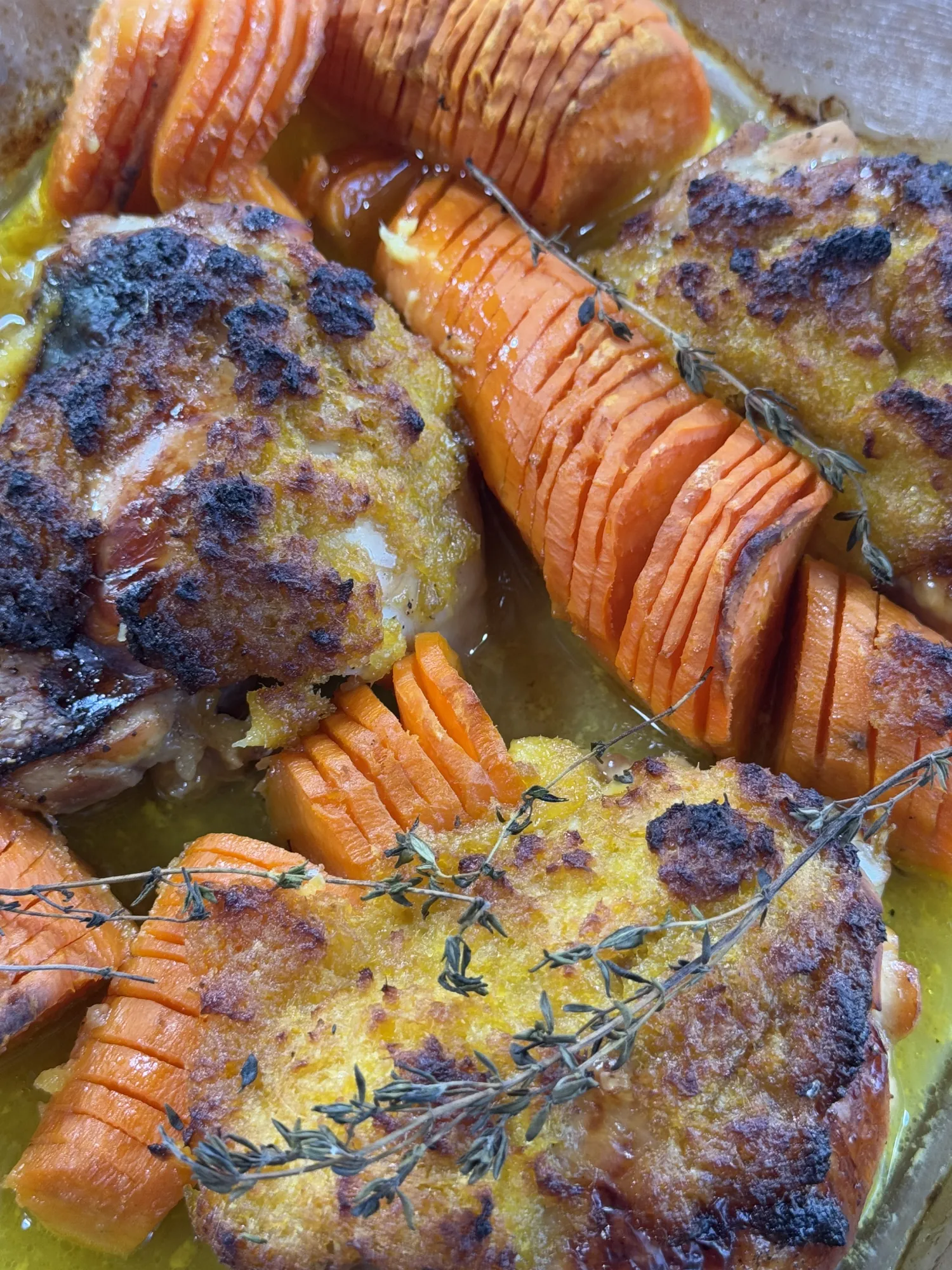 Christmas roast chicken with sweet potatoes and mango sauce