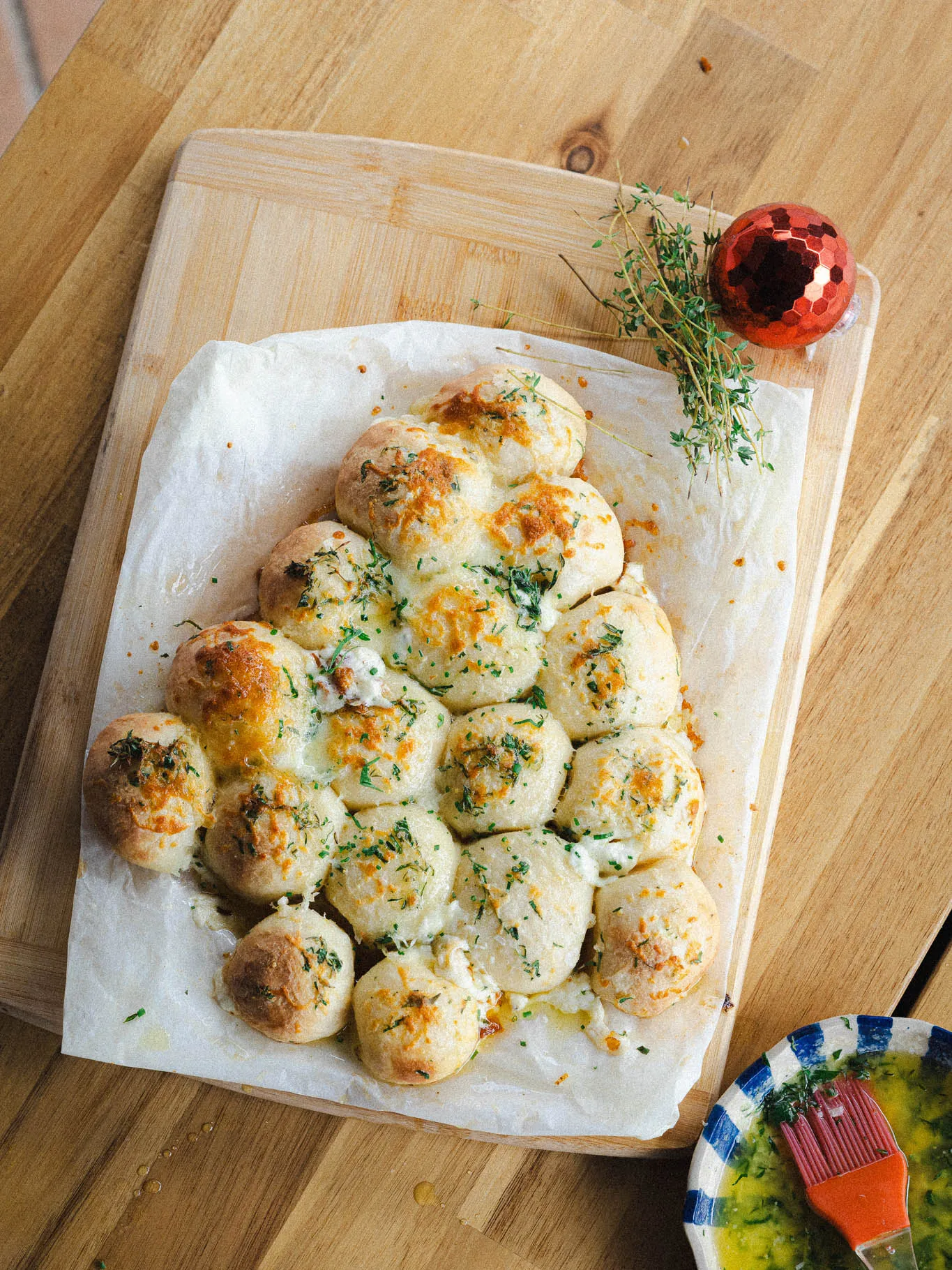 Cheesy Christmas tree bread
