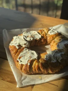 Cinnamon roll tsoureki