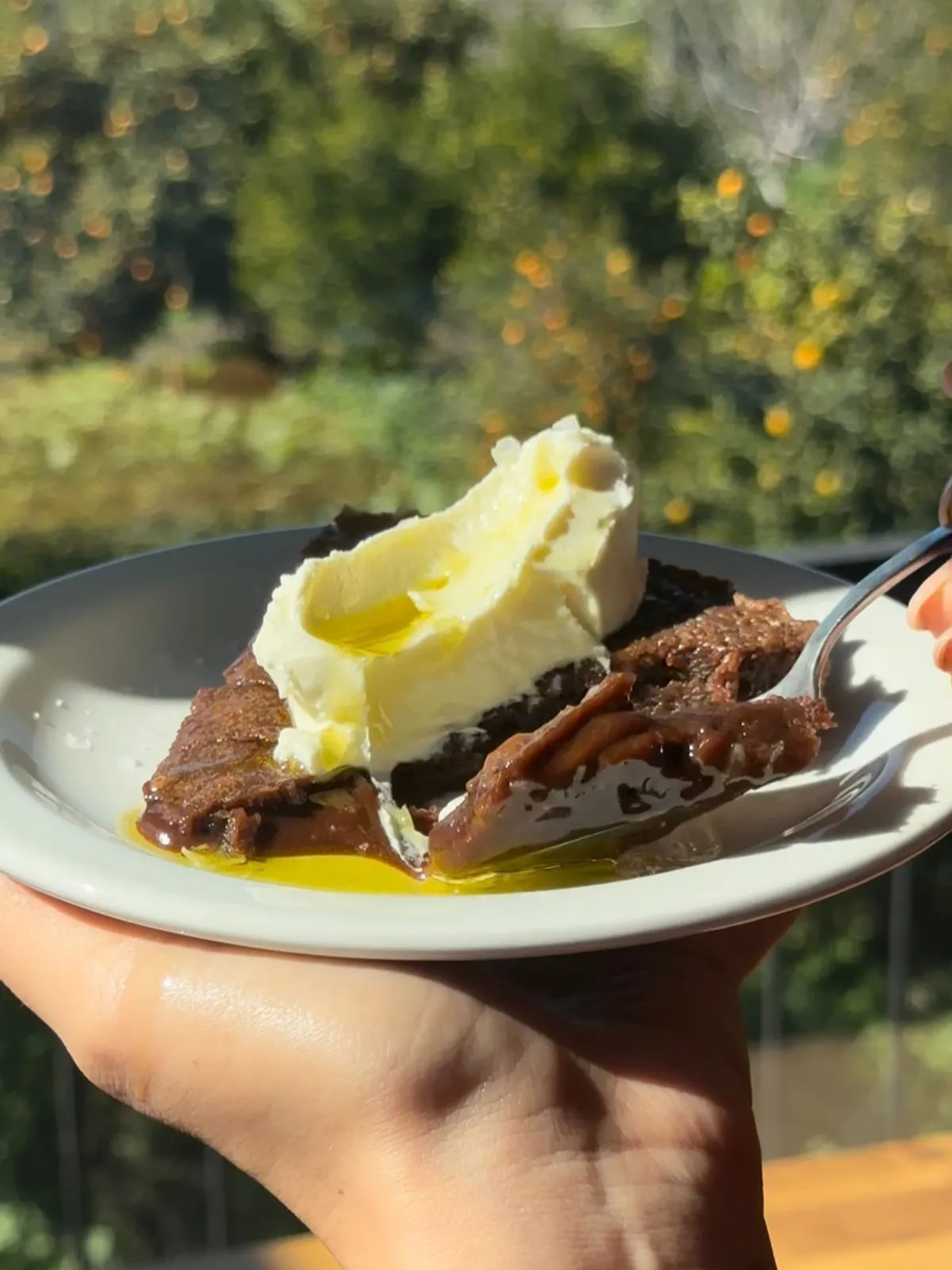 Σοκολατενιο fondant με κρέμα τυρί & ελαιόλαδο