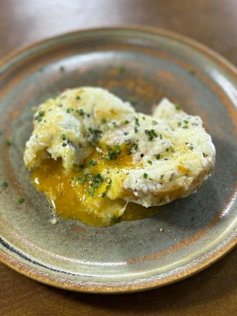 Stuffed potatoes with cheese and egg