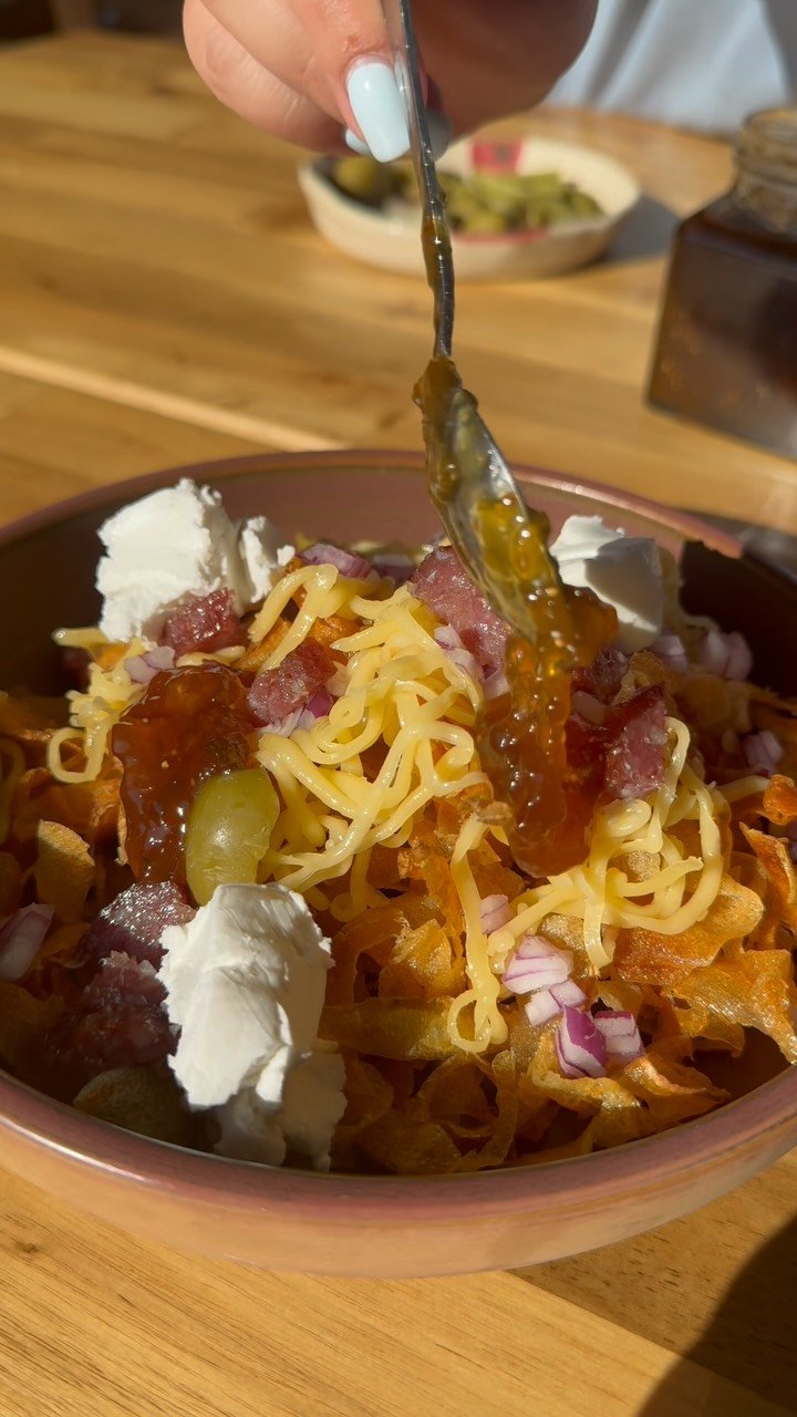 Τσιπς πατάτας ‘Charcuterie’

Υλικά
Για τα τσιπς πατάτας
2 μεγάλες πατάτες
αλάτι
1 λίτρο ηλιέλαιο, γι